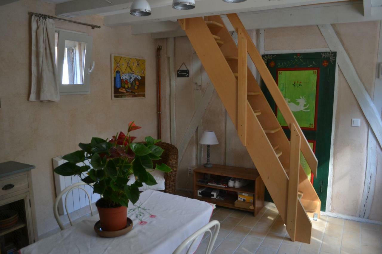 La Licorne Bed & Breakfast Lamarche-Sur-Saone Bagian luar foto